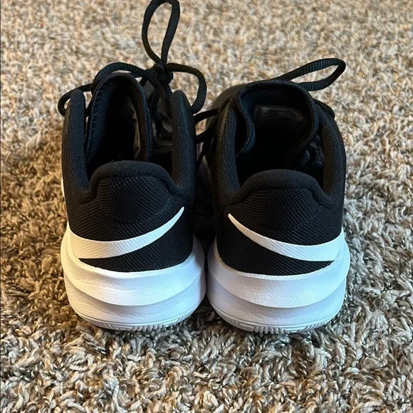 Nike Zoom Hyper Speed Court Volleyball Shoes - Picture 7 of 13